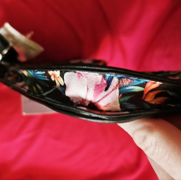 Madden Girl Cell Phone Crossbody Bag - Picture 8 of 16